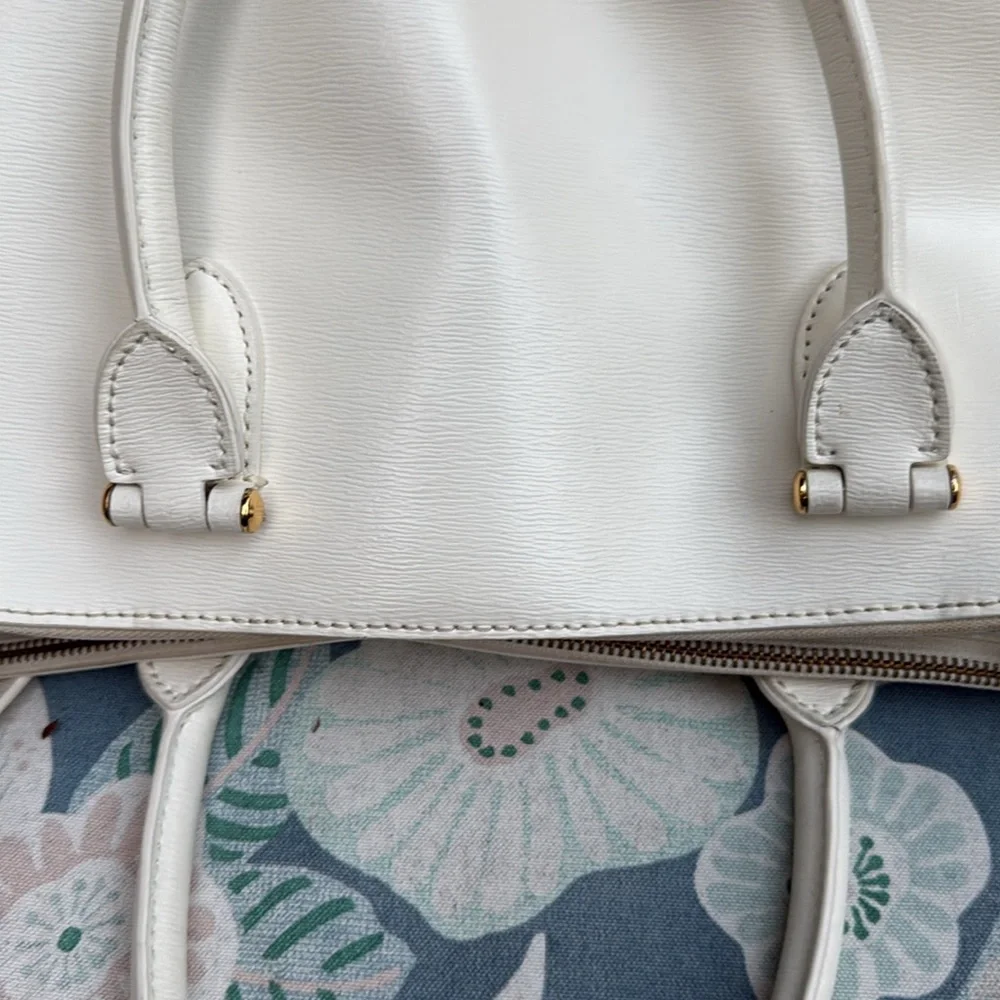 Ralph Lauren White Leather Business CEO Tote gold hardware **flawed**